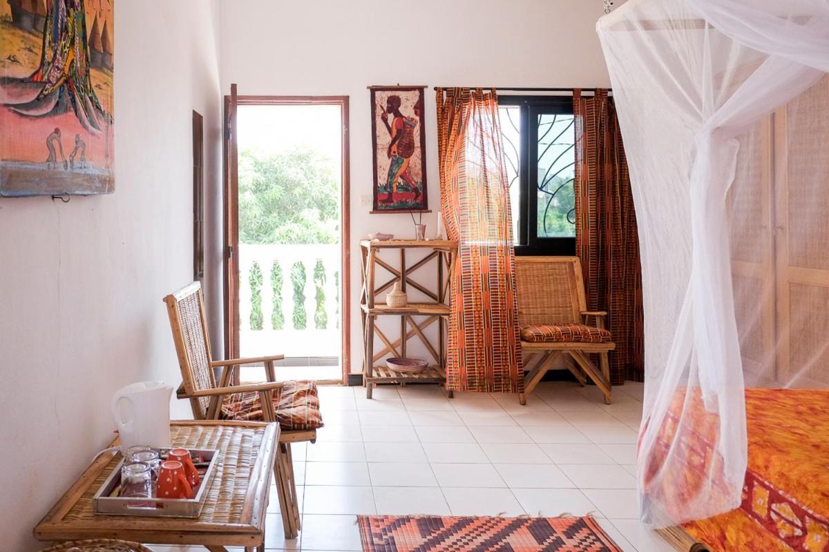 Keur Dofie Bed & Breakfast Тубаб Диалау Екстериор снимка